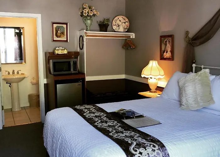 The Bent Elbow Hotel Silverton