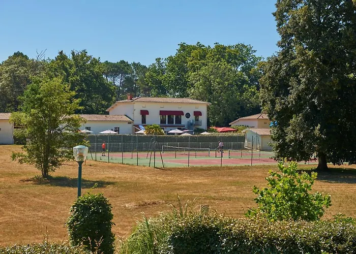 Residence Chateau De Salles