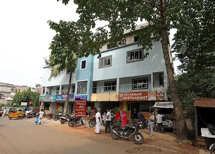 Oyo 16821 Hotel Senapati Palace Bhubaneswar