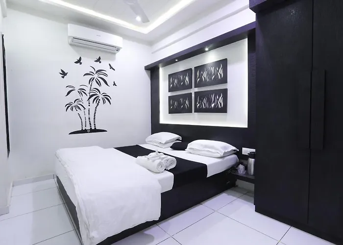Hotel Paramount Inn Rajkot