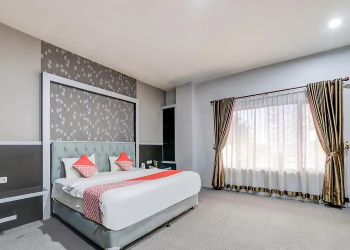Raz Hotel And Convention Syariah Medan