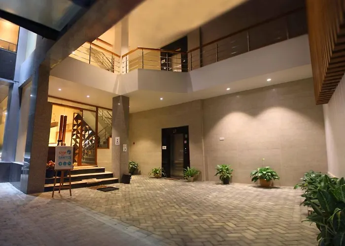 Hotel Daani Continental Imphal
