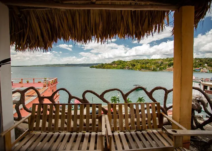 Hotel Aurora Flores