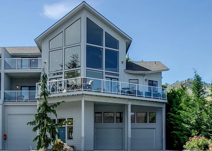 Chelan Resort Waterfront Townhouse