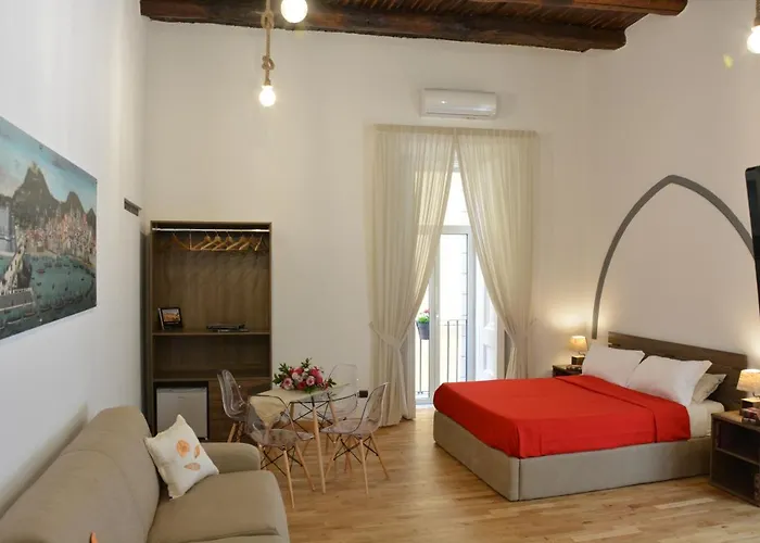Domus Studio 25 Bed & Breakfast Naples