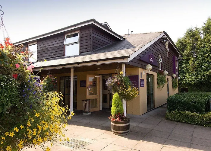 Premier Inn Premier Inn Cheltenham North West
