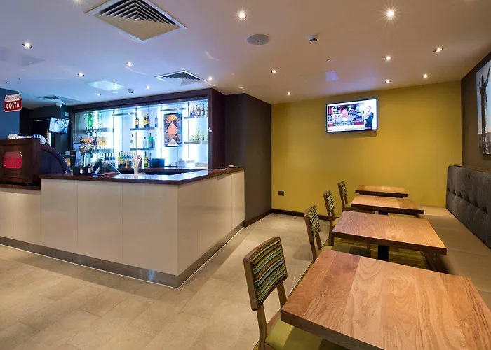 Premier Inn Premier Inn Cheltenham Town Centre
