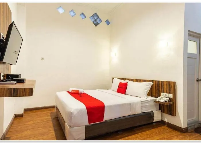 RedDoorz near RS Royal Prima Medan 2 Hotel