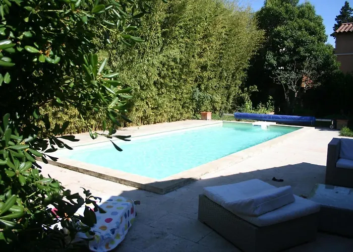 Le Petit Palais Maisonnette Aviñón