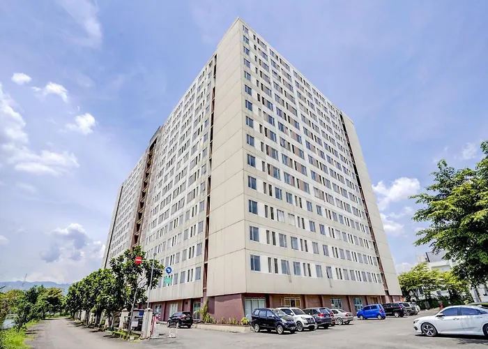 Oyo 90042 Emerald Towers Bandung