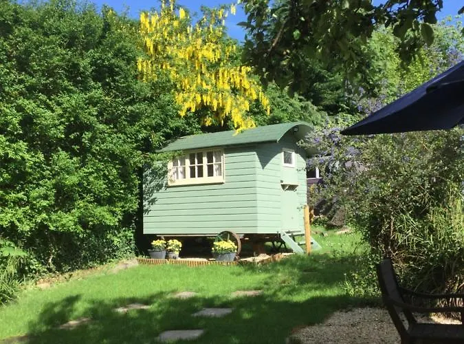 Cherryberry Lodges Abergavenny