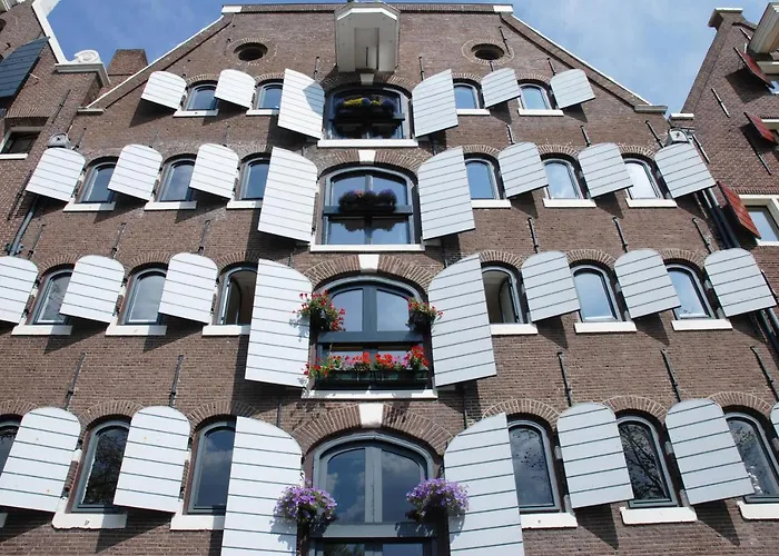 Hip & Stylish Apartment In Center, Near Trainstation, 15 Min Walk Amsterdam