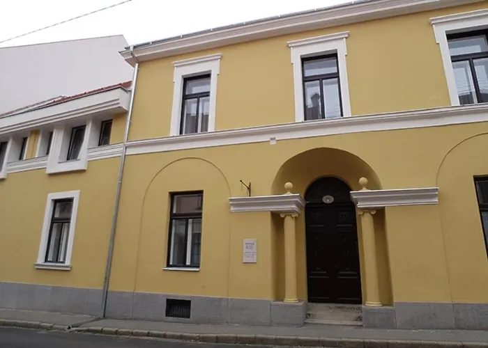 Piacsek Apartmanház Pécs