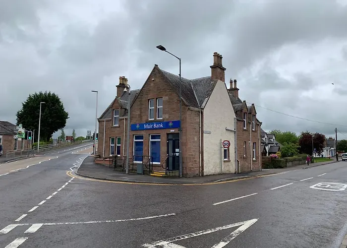 Muir Bank Hotel Muir of Ord