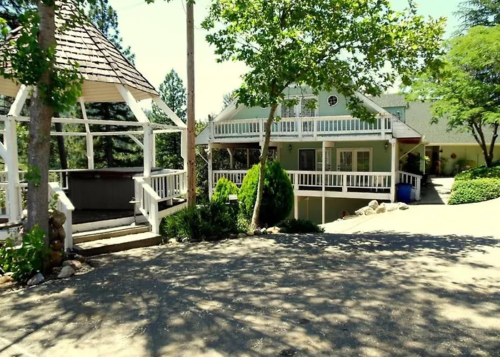 Berkshire Inn Groveland