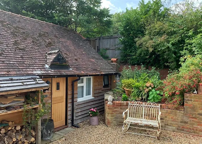 The Little Barn - Self Catering Holiday Accommodation Hindhead