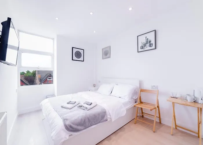 Quiet Cosy Rooms Harrow