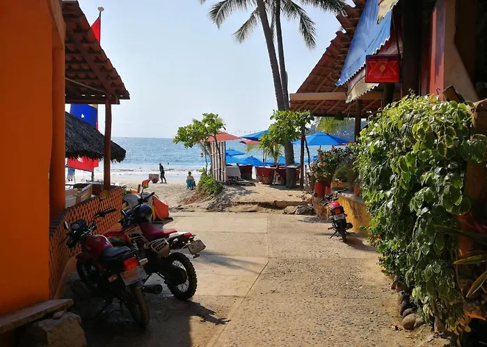 Hotel Pie de Playa la Ropa Zihuatanejo