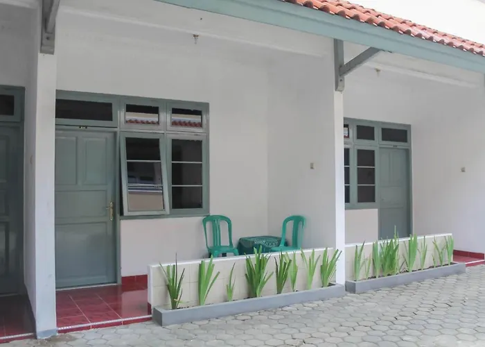 Hotel Rajawali Mitra Reddoorz Cirebon
