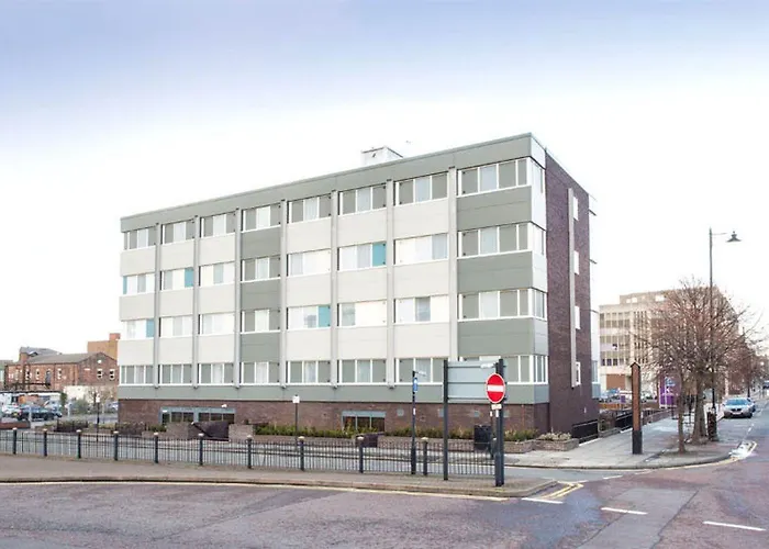 Premier Inn Premier Inn Birkenhead Town Centre