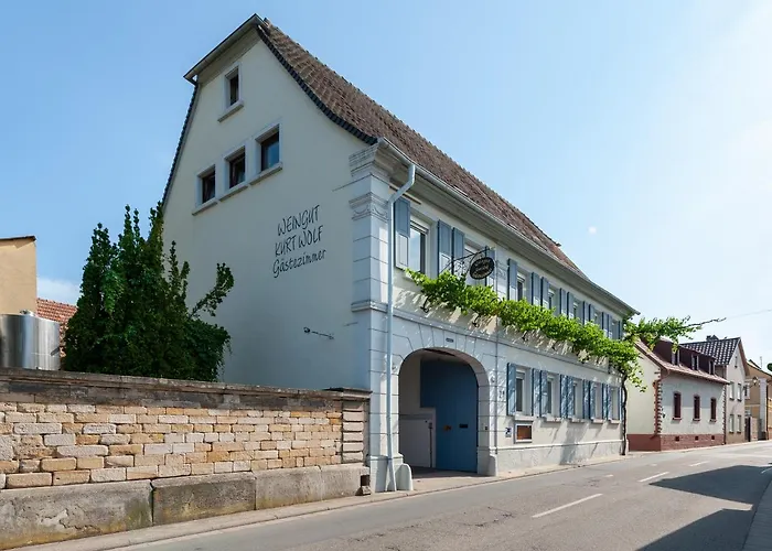 Gästezimmer im Weingut Wolf Grosskarlbach