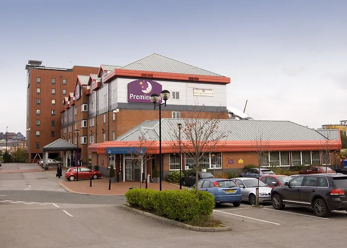 Premier Inn Premier Inn Manchester Old Trafford Salford 