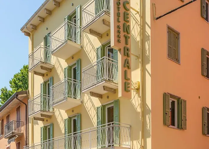 Hotel Centrale Garda 