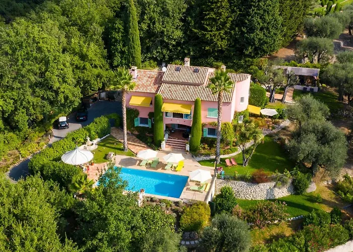Mas Du Roc Bed & Breakfast Grasse