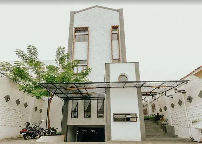 Urbanest Inn House Slipi Jakarta