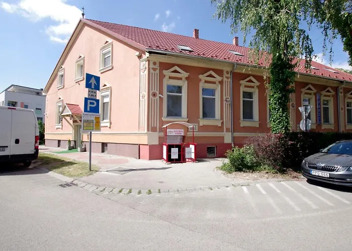 Feher Hajo Panzio Győr