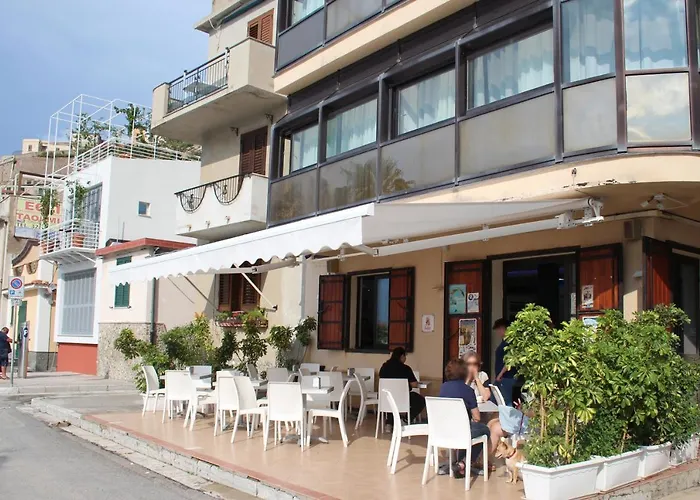 Bb Oasis Bed & Breakfast Scilla