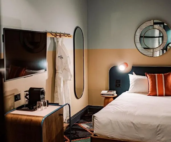 Stay At Hotel Steyne Sydney