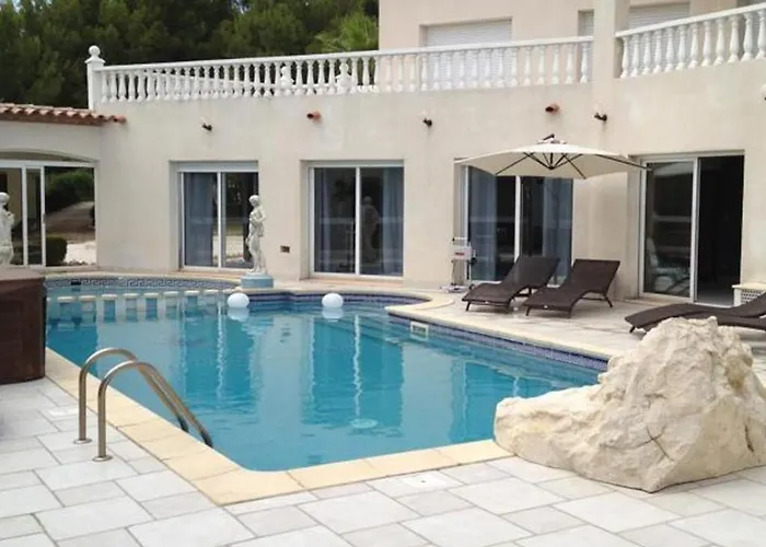 Bed and Breakfast La Pinède D'Estarac à Bages 