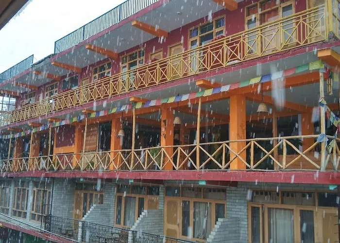Rasta Cafe And Lodge Manali 