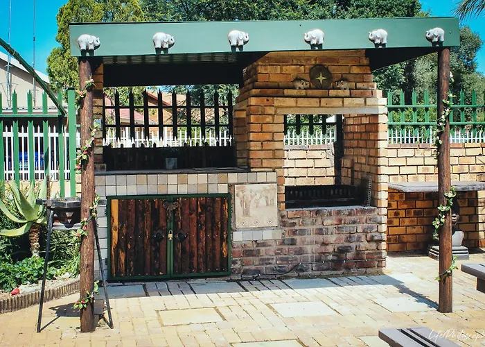 African Elephant'S Den Klerksdorp