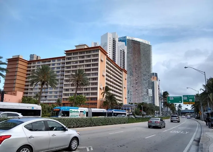 Ramada Marco Polo Apartment Sunny Isles Beach