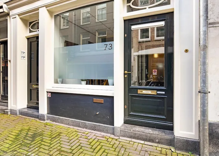 Only Friends Hotel Amsterdam