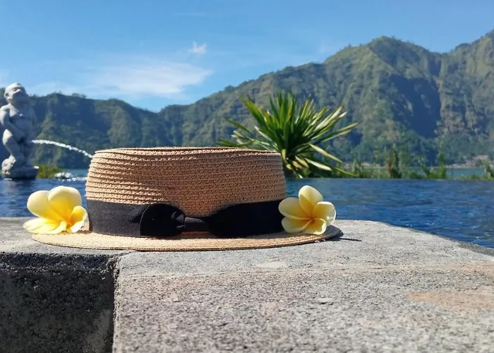 Lakeside Log Cabins Kintamani 