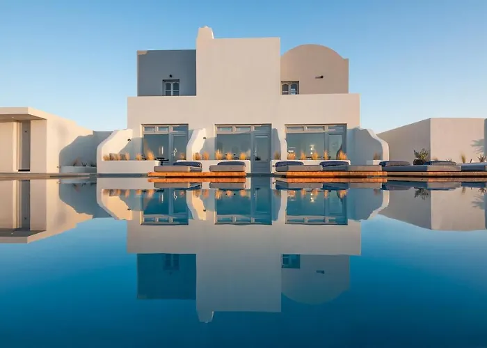 Volcanic Arc Suites Oia