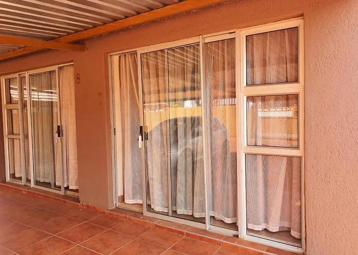 Tenacity Guesthouse - Riviera Park Mafikeng