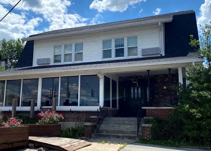 Twin Lakes Creamery, Grill & Inn Leitchfield
