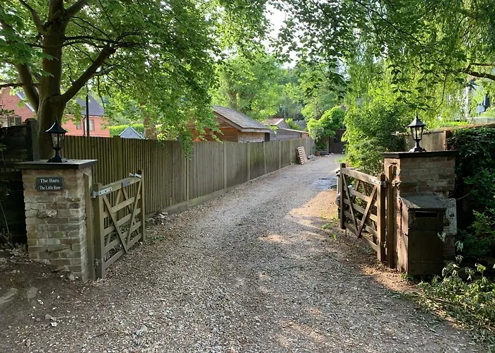 The Little Barn - Self Catering Holiday Accommodation Hindhead