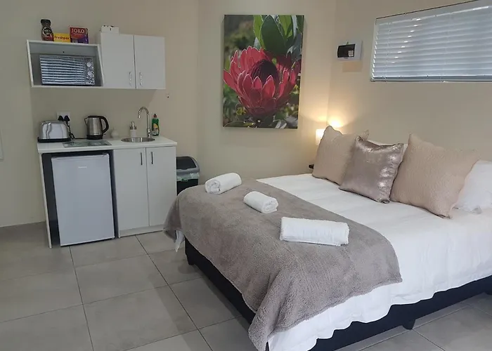 Sharon'S House: Modern Self-Catering Rooms Cape Town