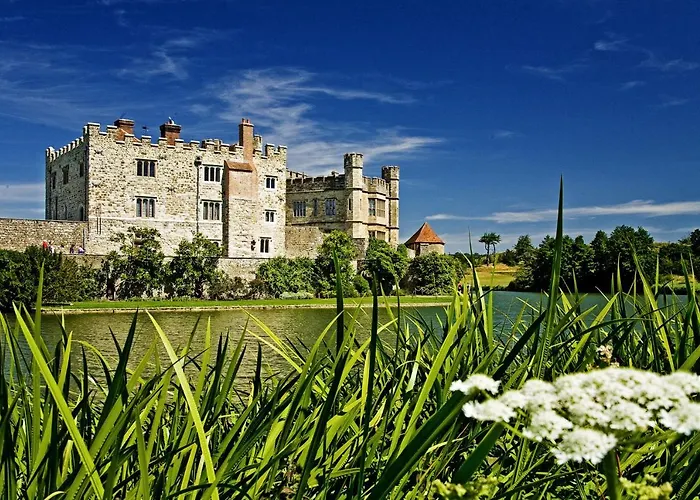 Leeds Castle Maiden's Tower Bed and Breakfast Maidstone