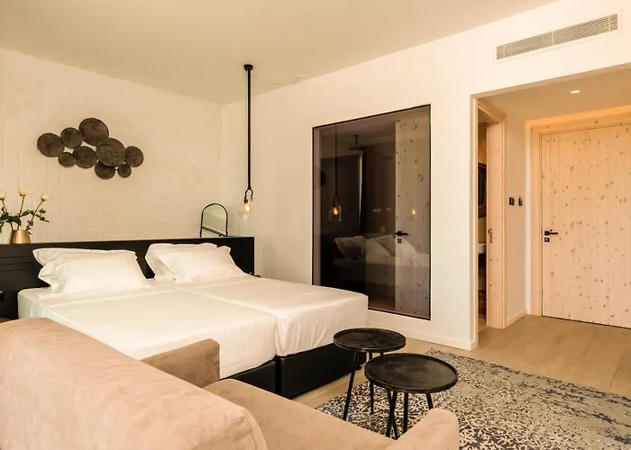 Abacus Suites Ayía Nápa