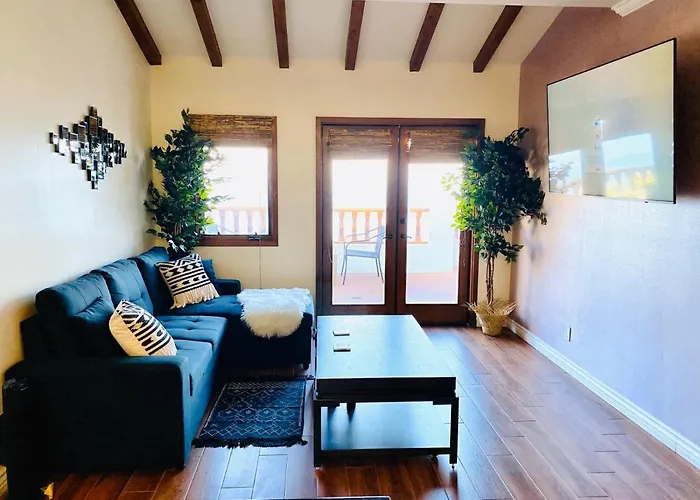 Hamilton Cove-Boho Chic Villa W/Golf Cart...No Pets. Avalon