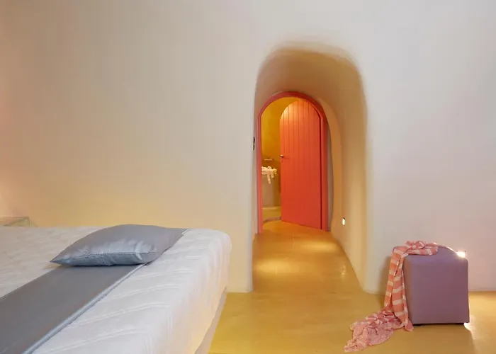 Caldera Edge Suites Fira 