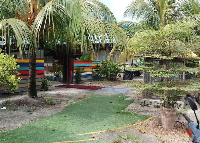 Tony'S Guesthouse At Teluk Bahang Batu Ferringhi