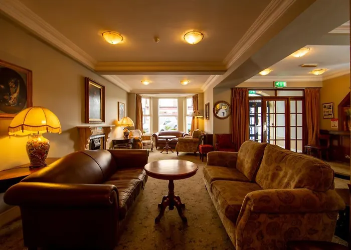 Foyles Hotel Clifden