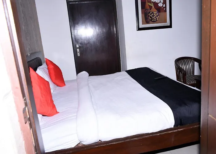 Hotel Flora Inn Gurgaon